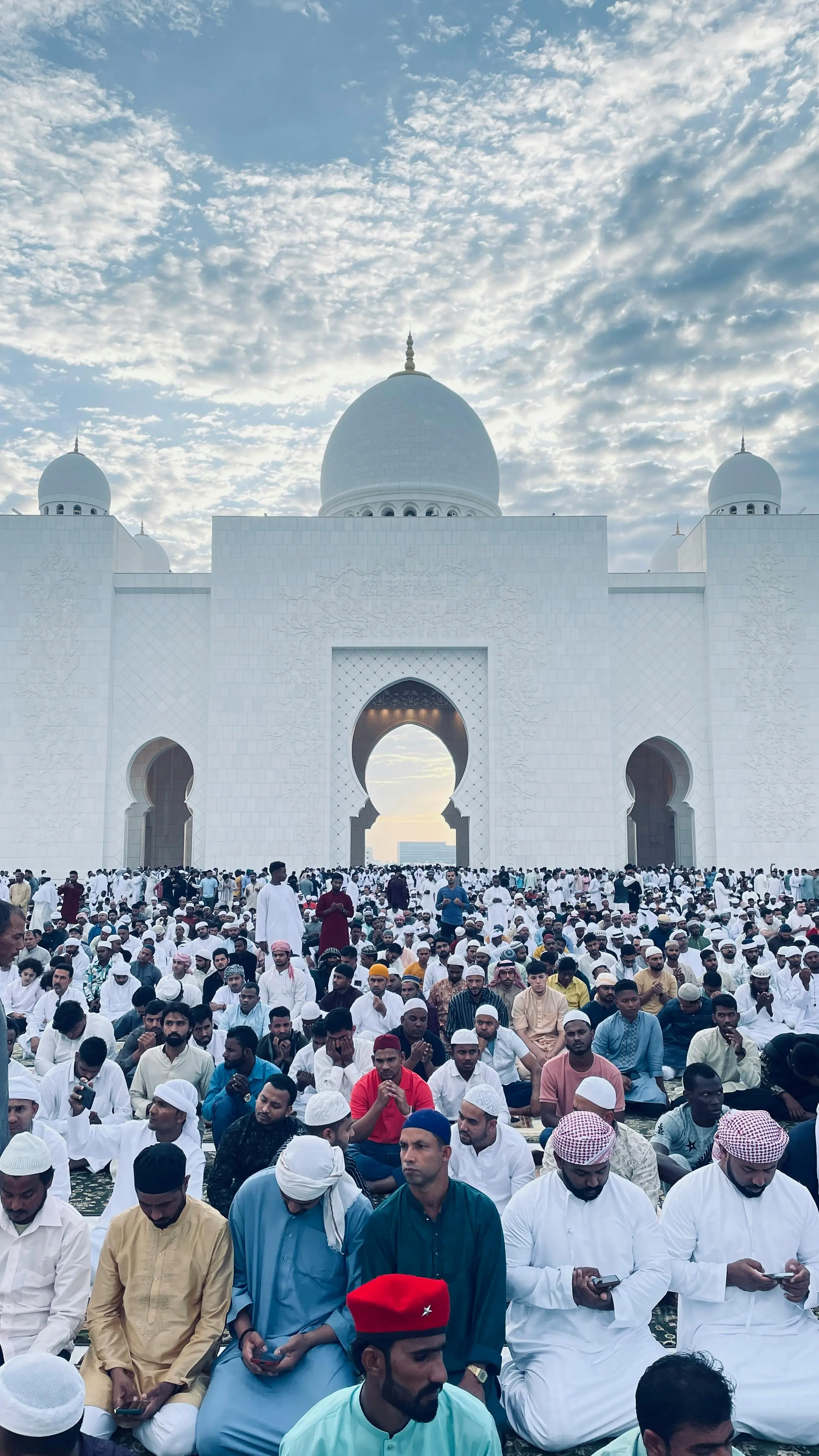 Dubai Namaz reading scene