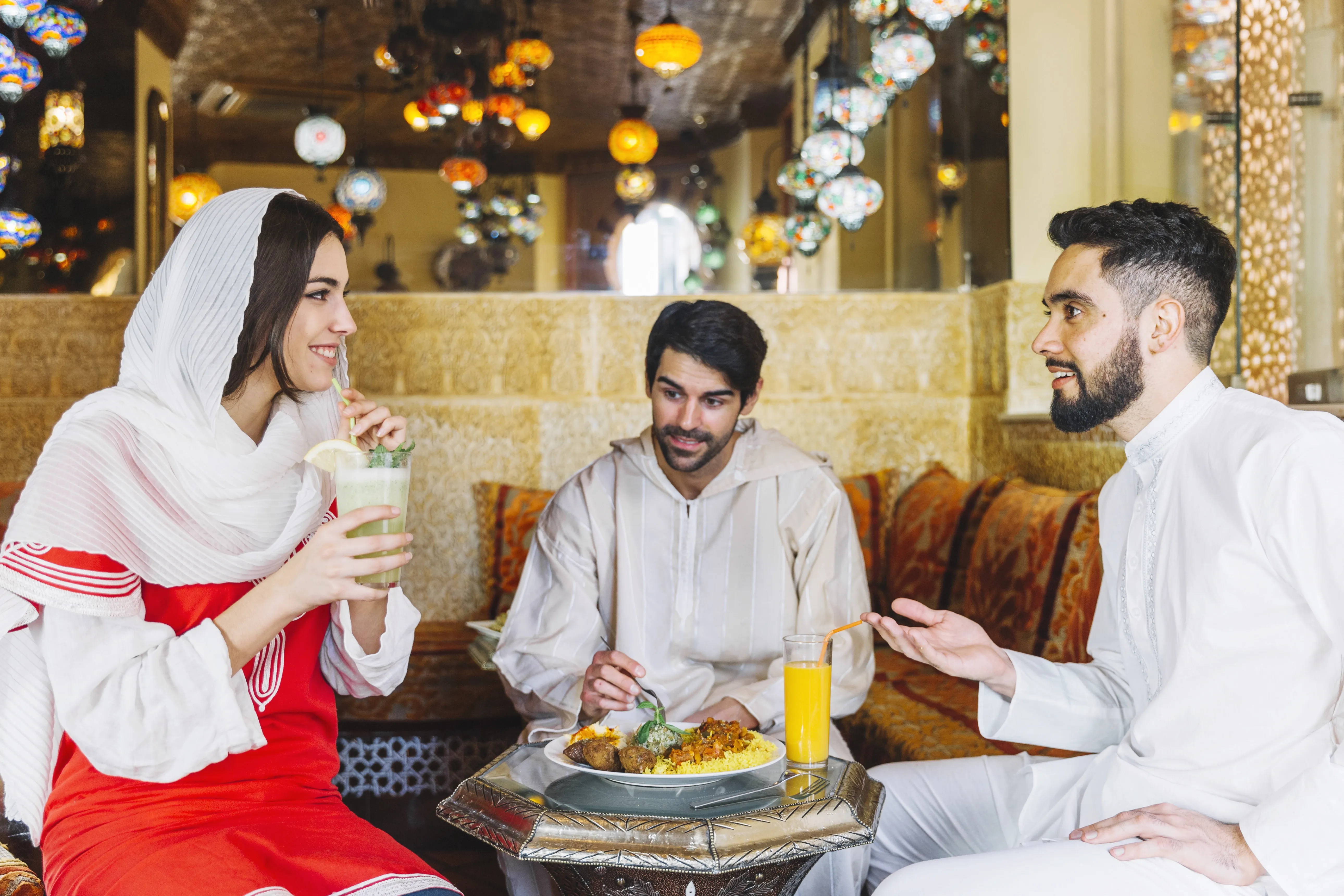 group-muslim-friends-restaurant
